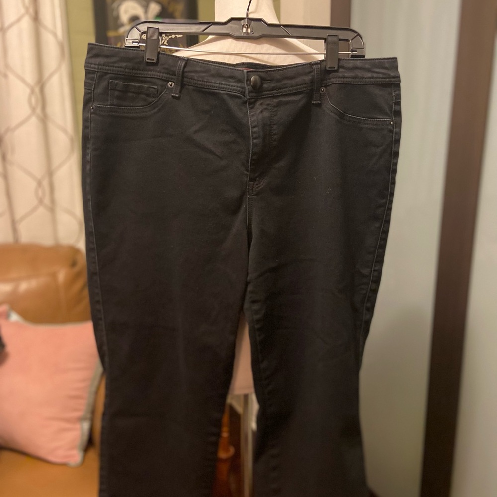 Black Cropped Jeans